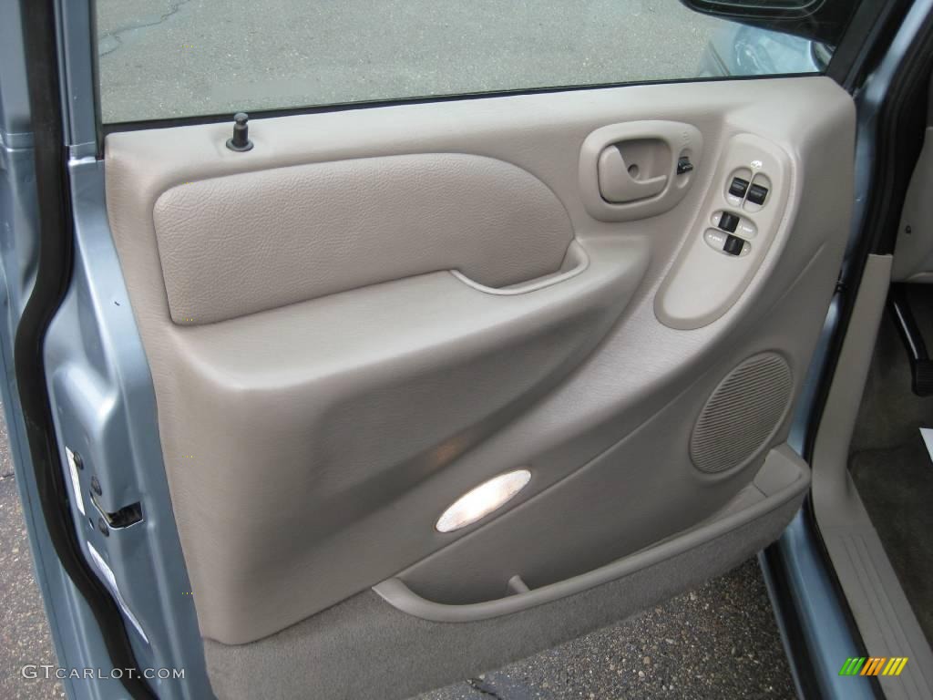 2003 Town & Country LXi - Butane Blue Pearl / Gray photo #29