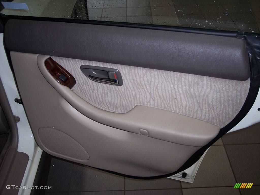 2002 Outback Wagon - White Frost Pearl / Beige photo #22