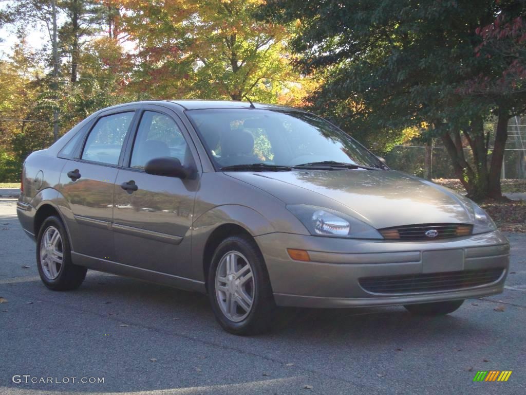 2004 Focus SE Sedan - Arizona Beige Metallic / Medium Parchment photo #58