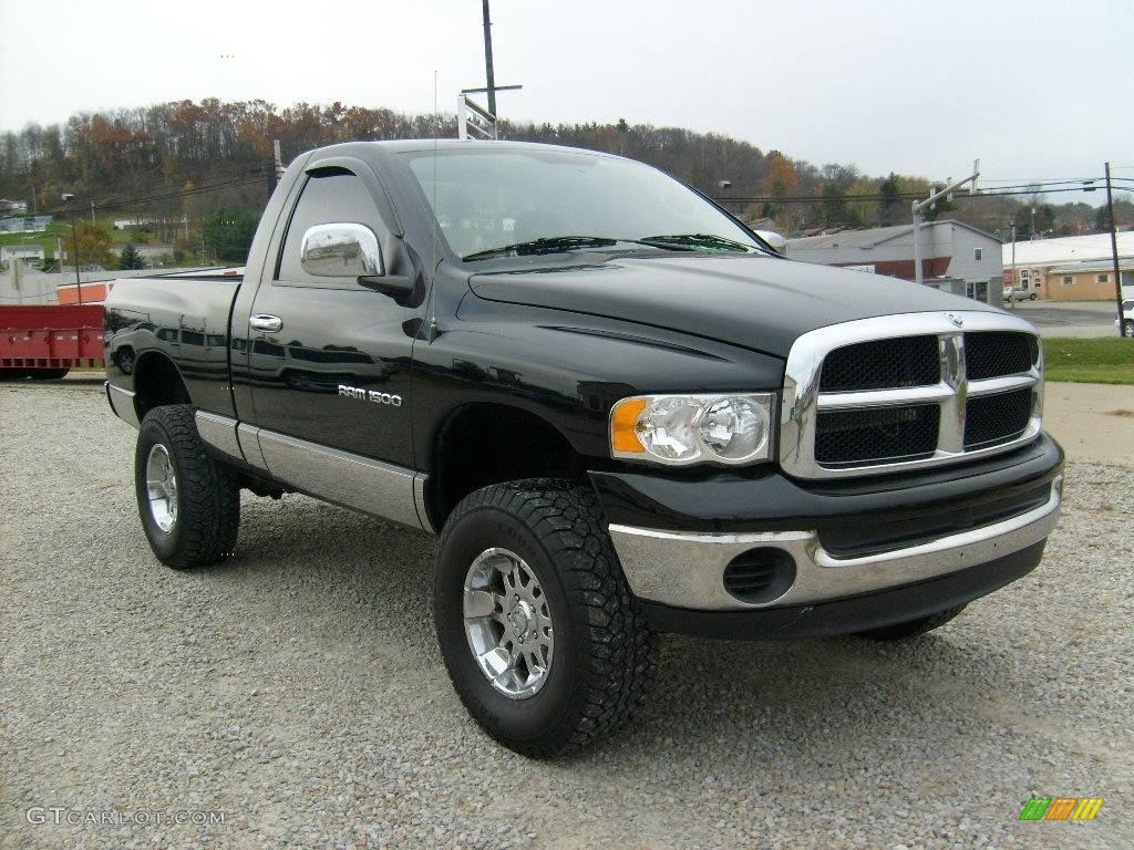 2005 Ram 1500 SLT Regular Cab 4x4 - Black / Dark Slate Gray photo #7