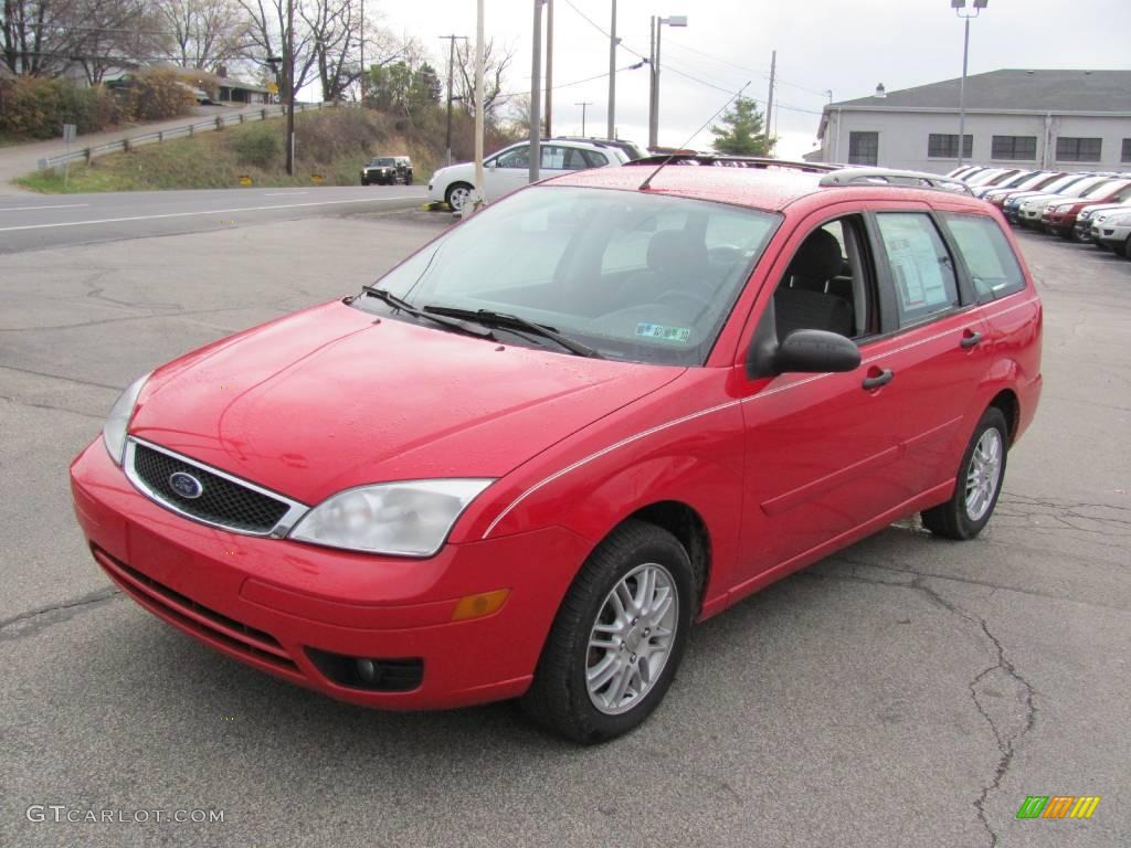 2007 Focus ZXW SES Wagon - Infra-Red / Charcoal/Light Flint photo #4