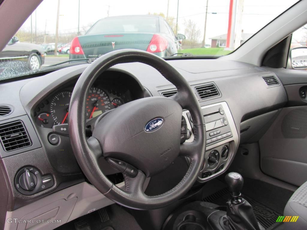 2007 Focus ZXW SES Wagon - Infra-Red / Charcoal/Light Flint photo #9