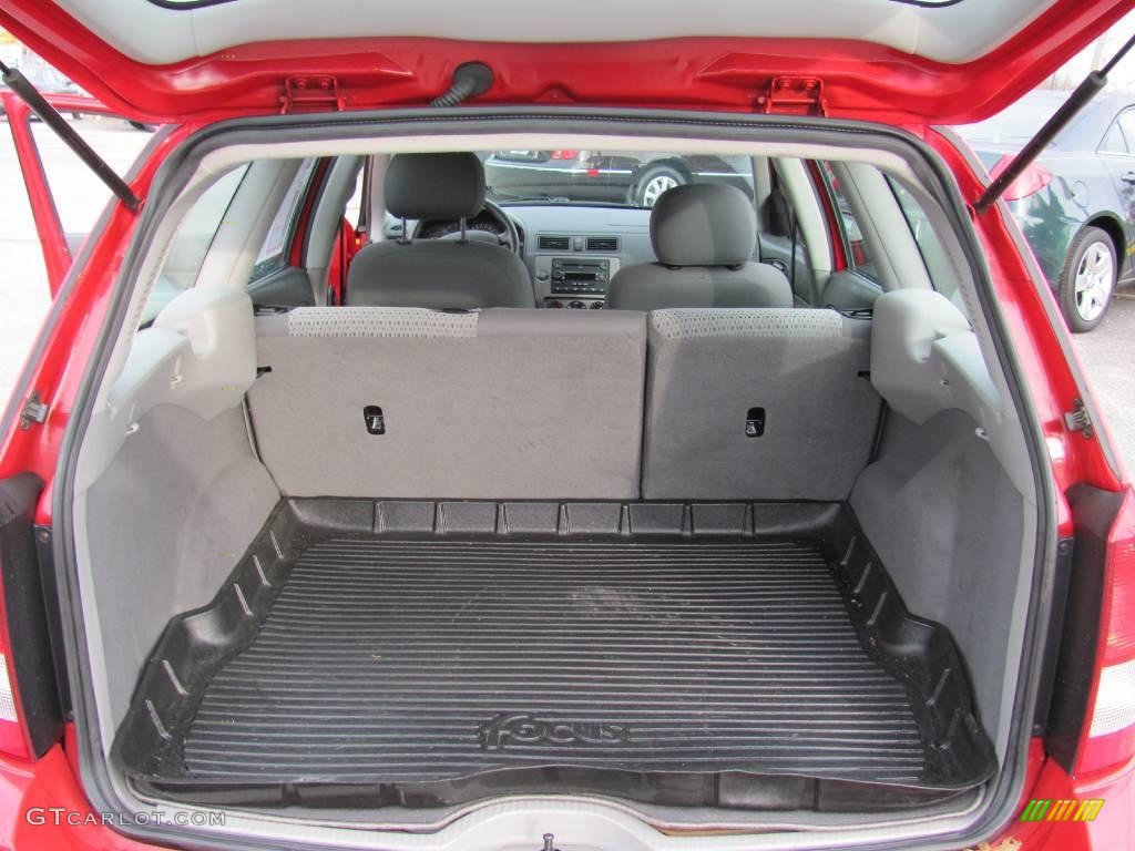2007 Focus ZXW SES Wagon - Infra-Red / Charcoal/Light Flint photo #13