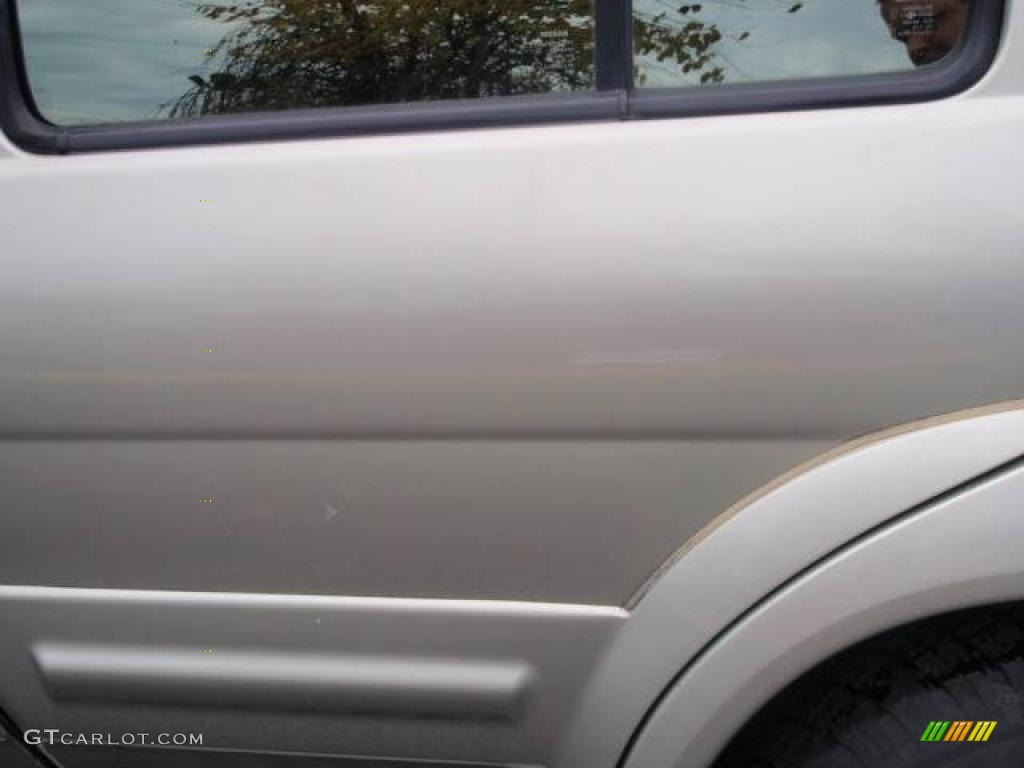 1999 QX4 4x4 - Tuscan Beige Metallic / Beige photo #9