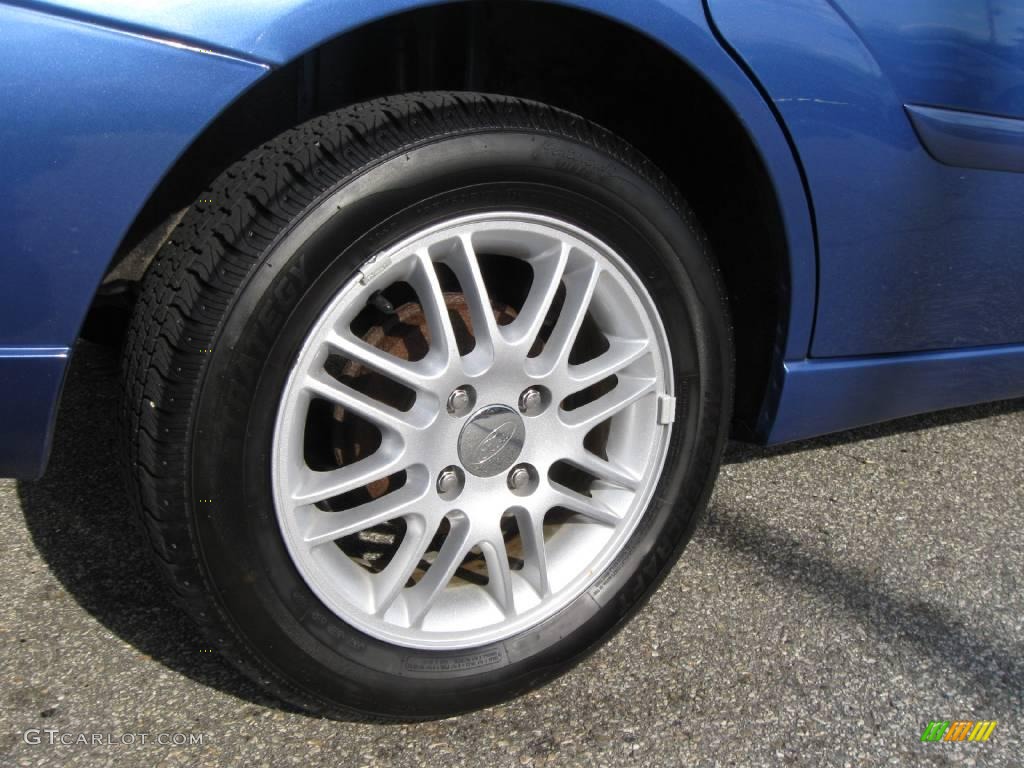 2005 Focus ZX4 SE Sedan - French Blue Metallic / Dark Flint/Light Flint photo #4