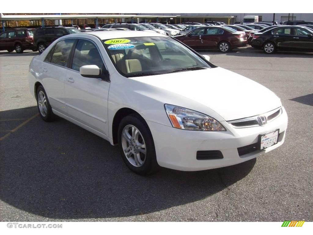 2007 Accord SE Sedan - Taffeta White / Ivory photo #1