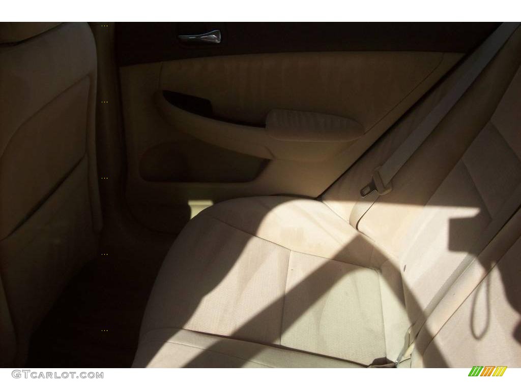 2007 Accord SE Sedan - Taffeta White / Ivory photo #15
