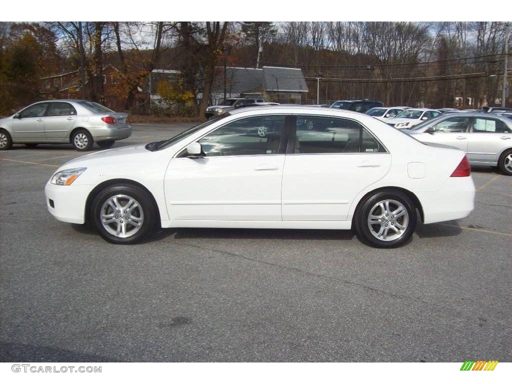 2007 Accord SE Sedan - Taffeta White / Ivory photo #19