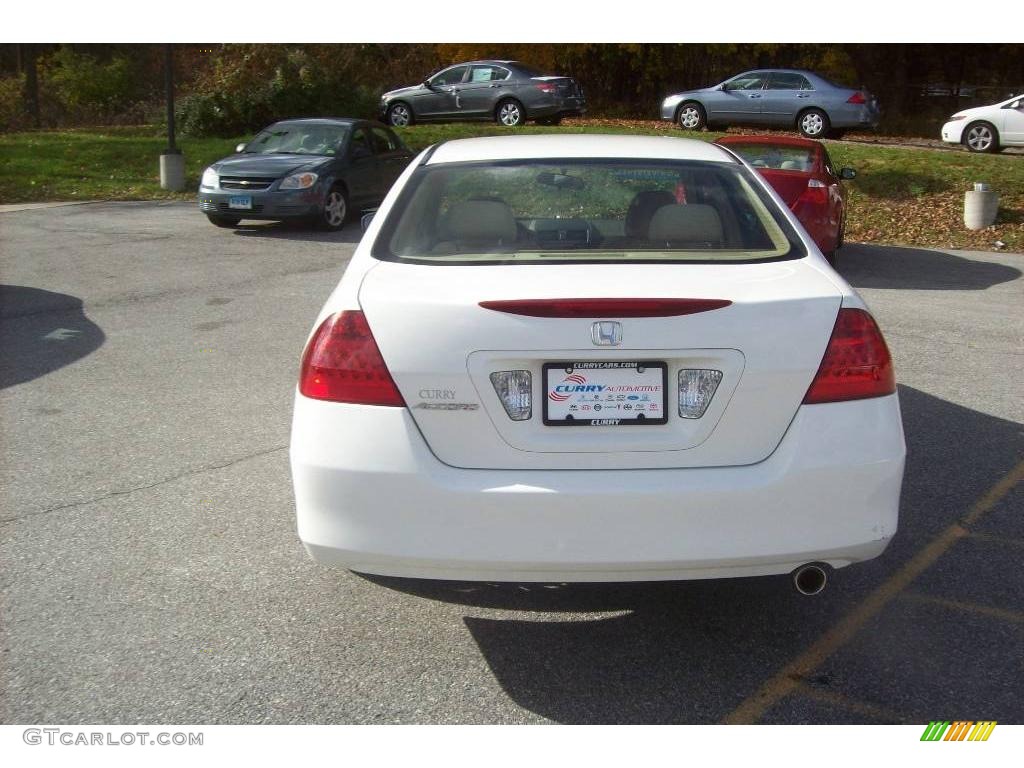 2007 Accord SE Sedan - Taffeta White / Ivory photo #23