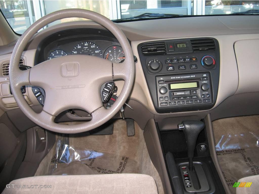 2002 Accord EX Sedan - Naples Gold Metallic / Ivory photo #12