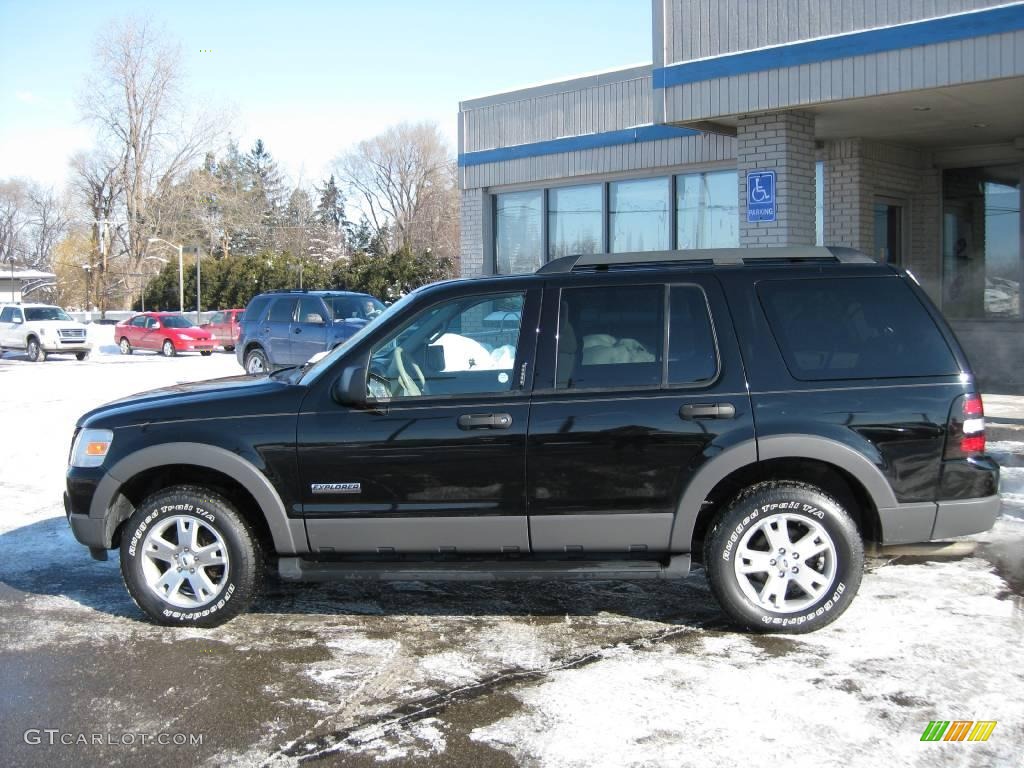 2006 Explorer XLT 4x4 - Black / Stone photo #4