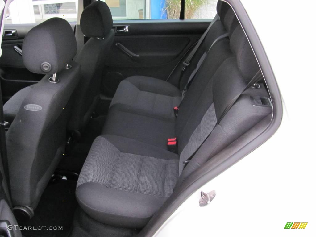 2004 Golf GLS 4 Door - Candy White / Black photo #11