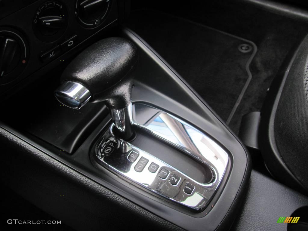 2004 Golf GLS 4 Door - Candy White / Black photo #15