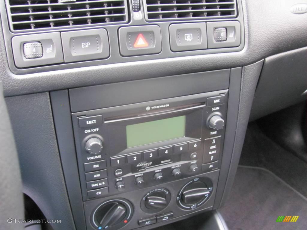 2004 Golf GLS 4 Door - Candy White / Black photo #16