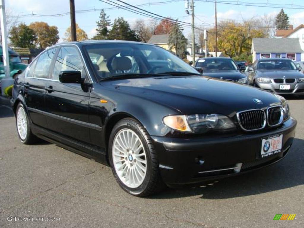 2002 3 Series 330i Sedan - Black Sapphire Metallic / Sand photo #2