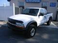 2001 Summit White Chevrolet S10 ZR2 Extended Cab 4x4  photo #3