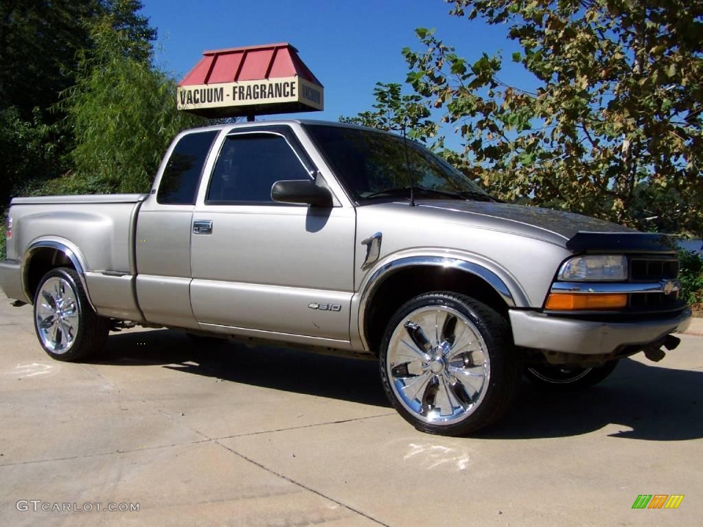 2002 S10 LS Extended Cab - Light Pewter Metallic / Beige photo #1