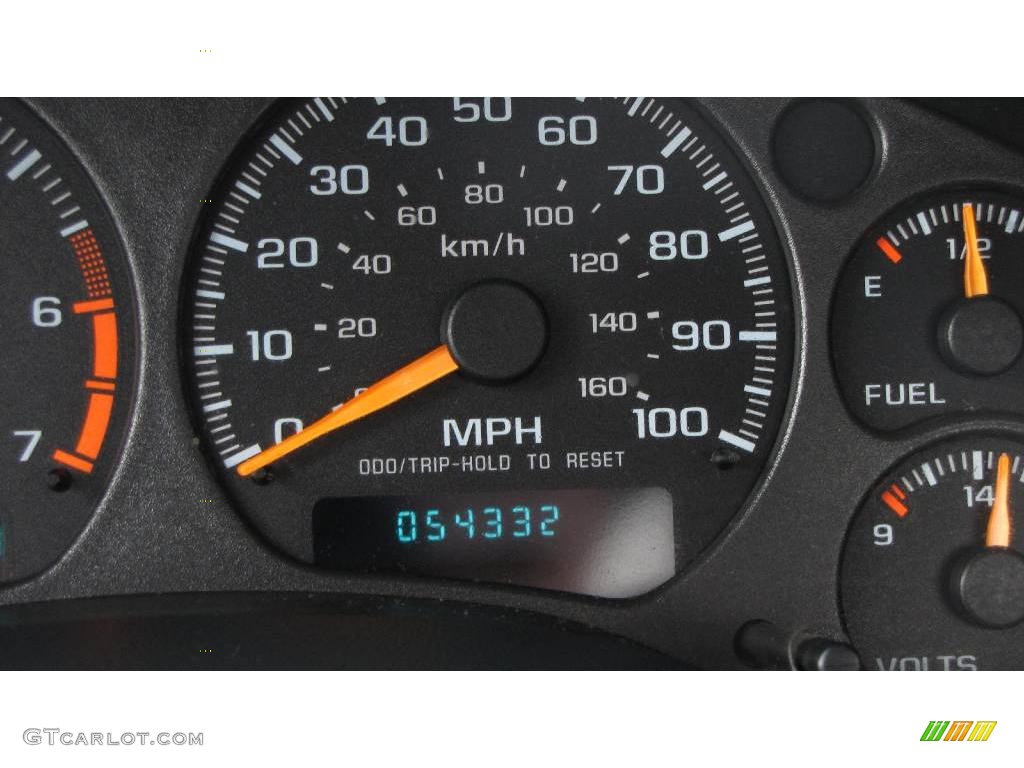 2002 S10 LS Regular Cab - Dark Cherry Red Metallic / Medium Gray photo #17