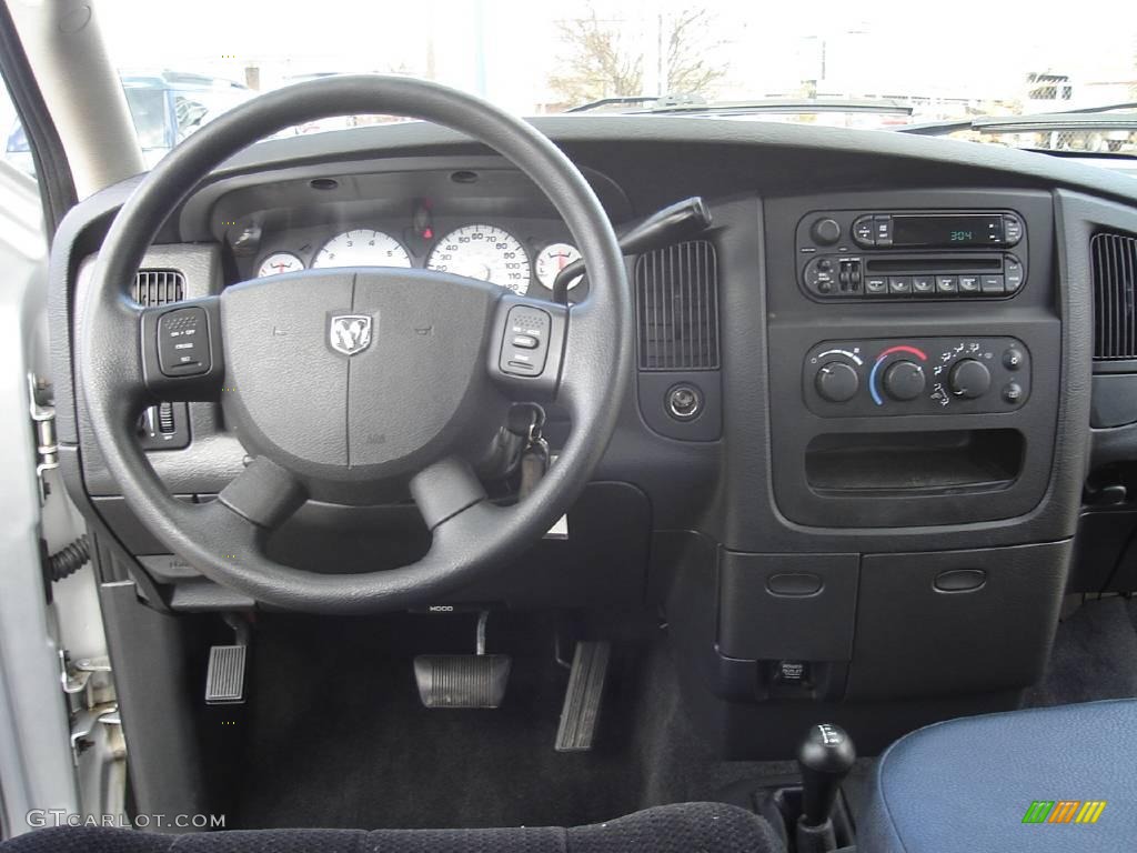 2004 Ram 1500 SLT Quad Cab 4x4 - Bright Silver Metallic / Dark Slate Gray photo #20