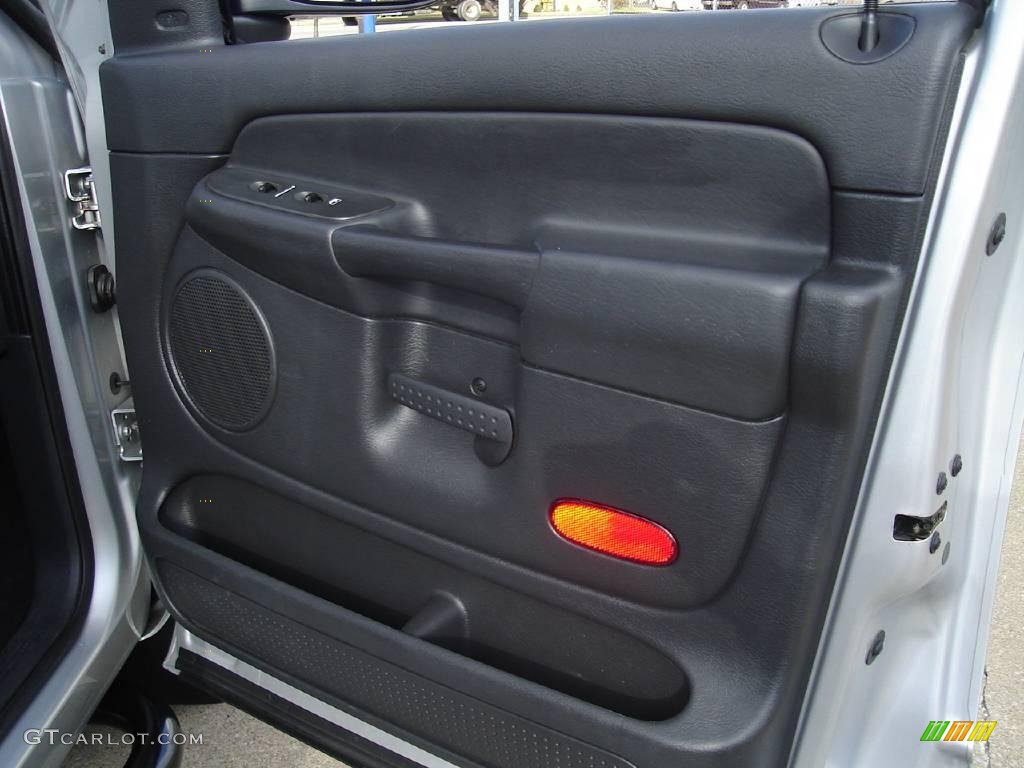 2004 Ram 1500 SLT Quad Cab 4x4 - Bright Silver Metallic / Dark Slate Gray photo #22