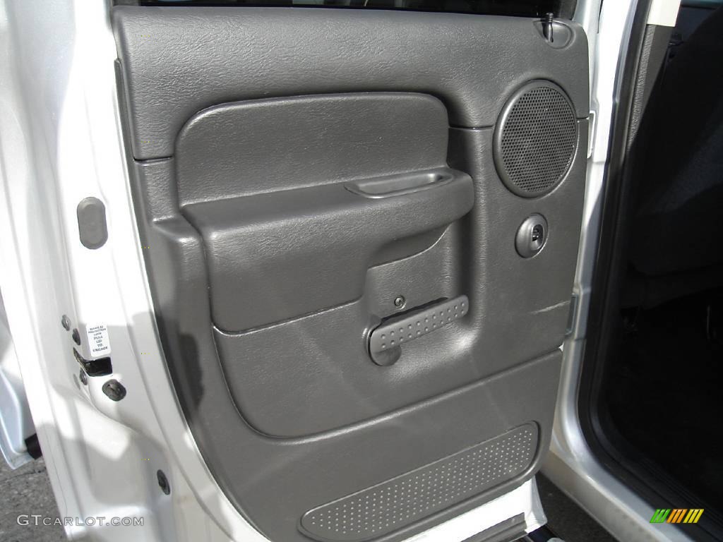 2004 Ram 1500 SLT Quad Cab 4x4 - Bright Silver Metallic / Dark Slate Gray photo #24