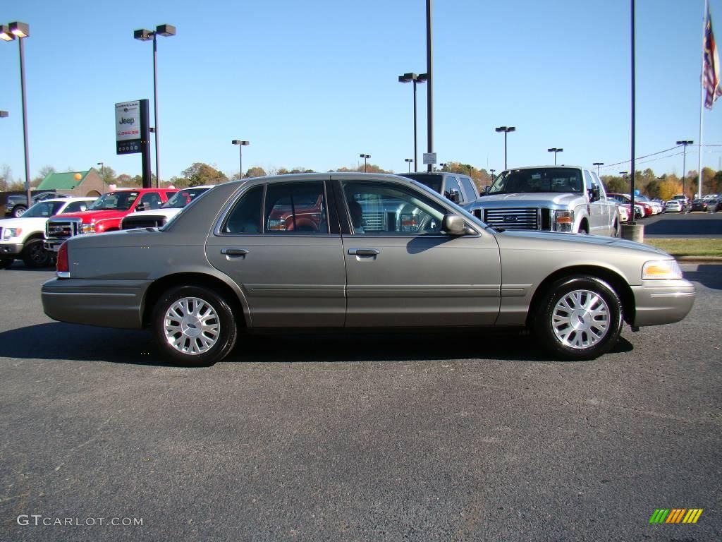 2003 Crown Victoria LX - Arizona Beige Metallic / Light Flint photo #2