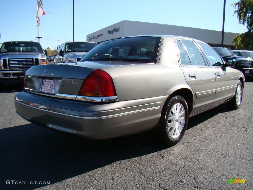 2003 Crown Victoria LX - Arizona Beige Metallic / Light Flint photo #3