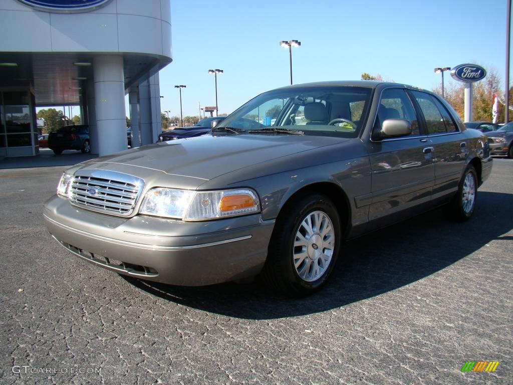 2003 Crown Victoria LX - Arizona Beige Metallic / Light Flint photo #6