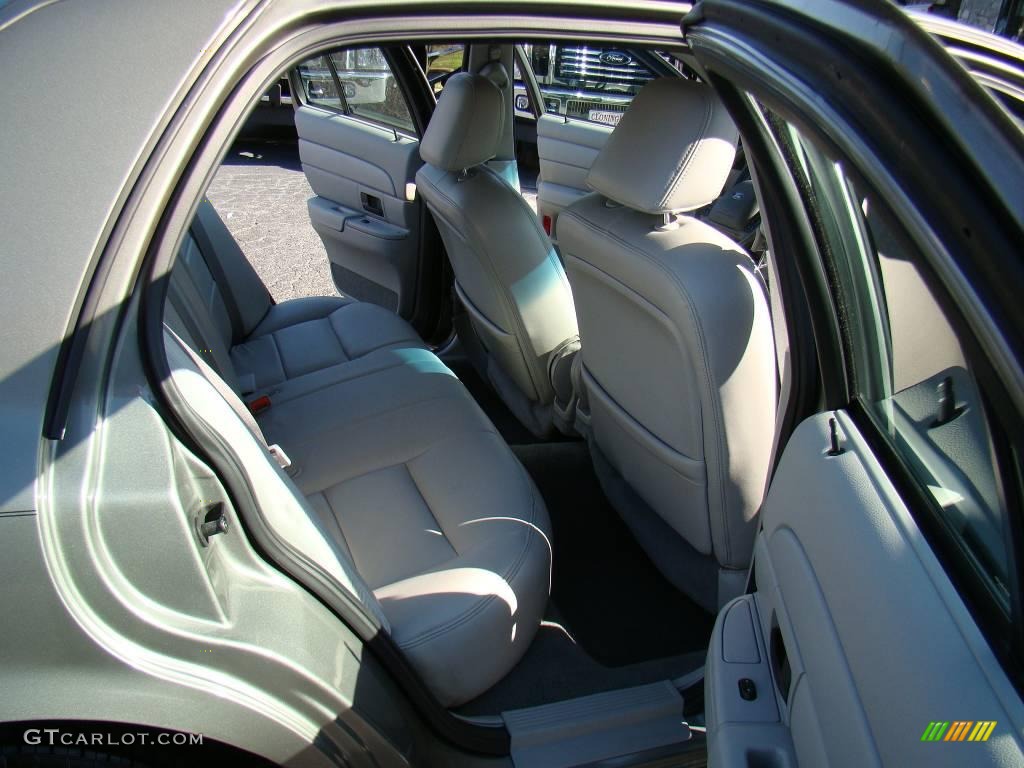 2003 Crown Victoria LX - Arizona Beige Metallic / Light Flint photo #10