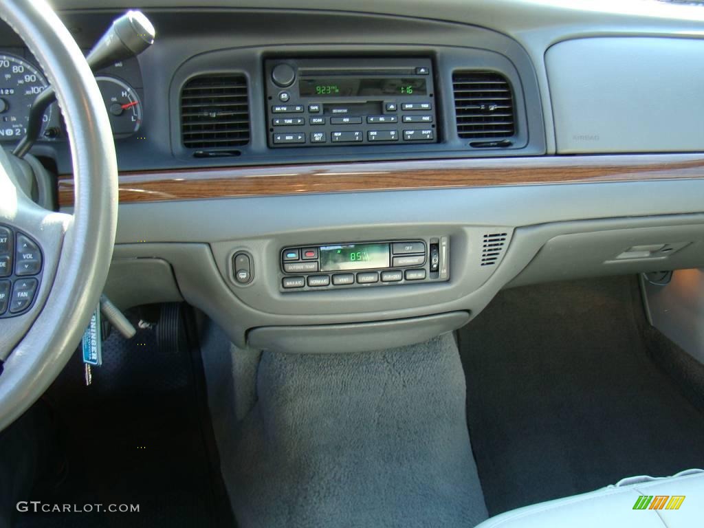 2003 Crown Victoria LX - Arizona Beige Metallic / Light Flint photo #21