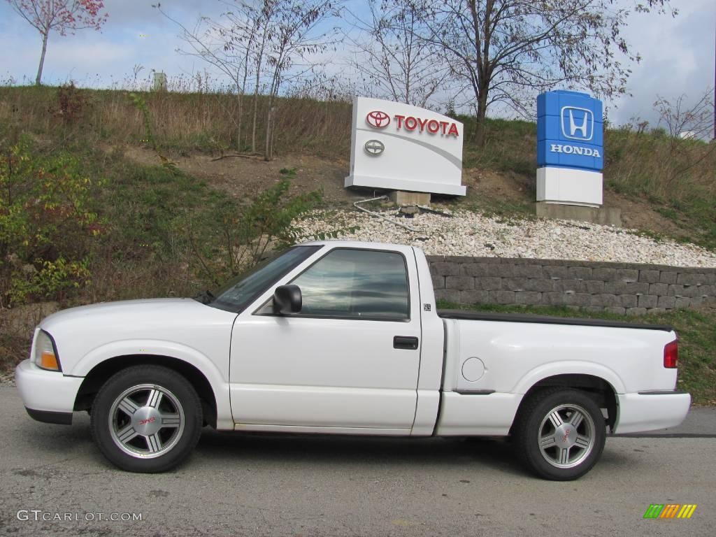 2000 Sonoma SLS Sport Regular Cab - Summit White / Pewter photo #2