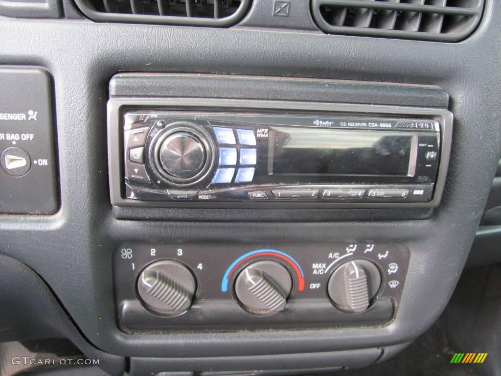 2000 Sonoma SLS Sport Regular Cab - Summit White / Pewter photo #17