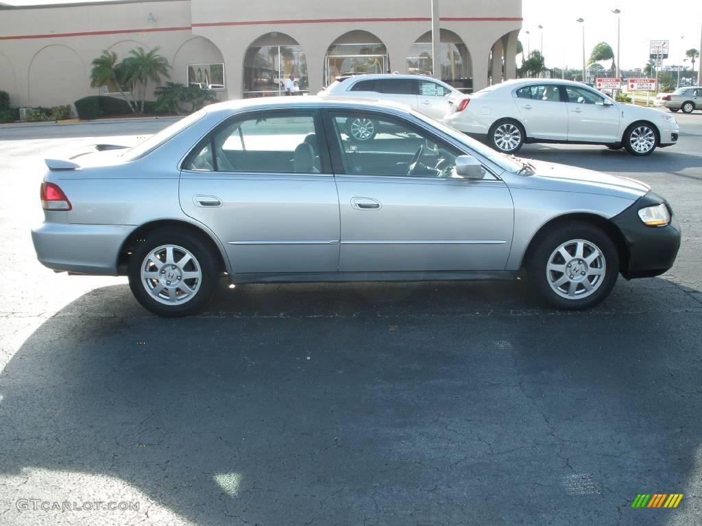 2002 Accord SE Sedan - Satin Silver Metallic / Quartz Gray photo #5