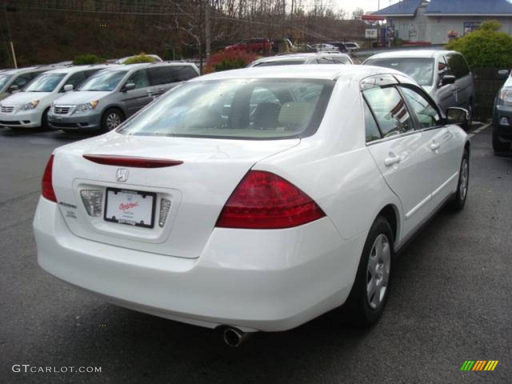 2007 Accord LX Sedan - Taffeta White / Ivory photo #4