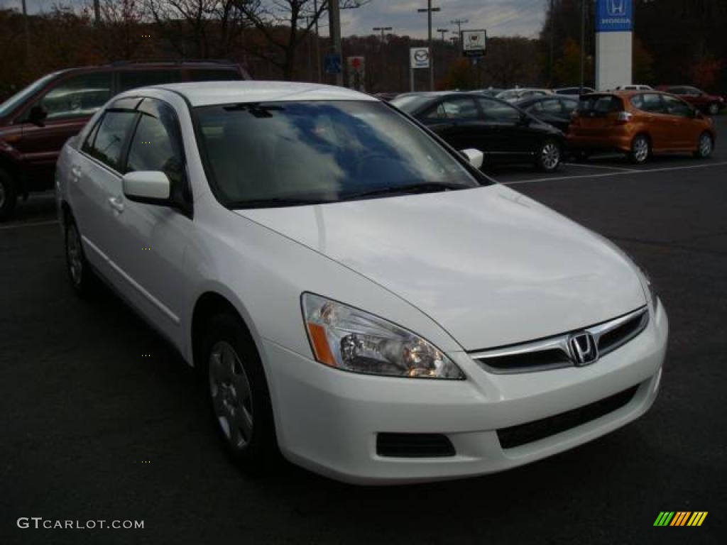 2007 Accord LX Sedan - Taffeta White / Ivory photo #5