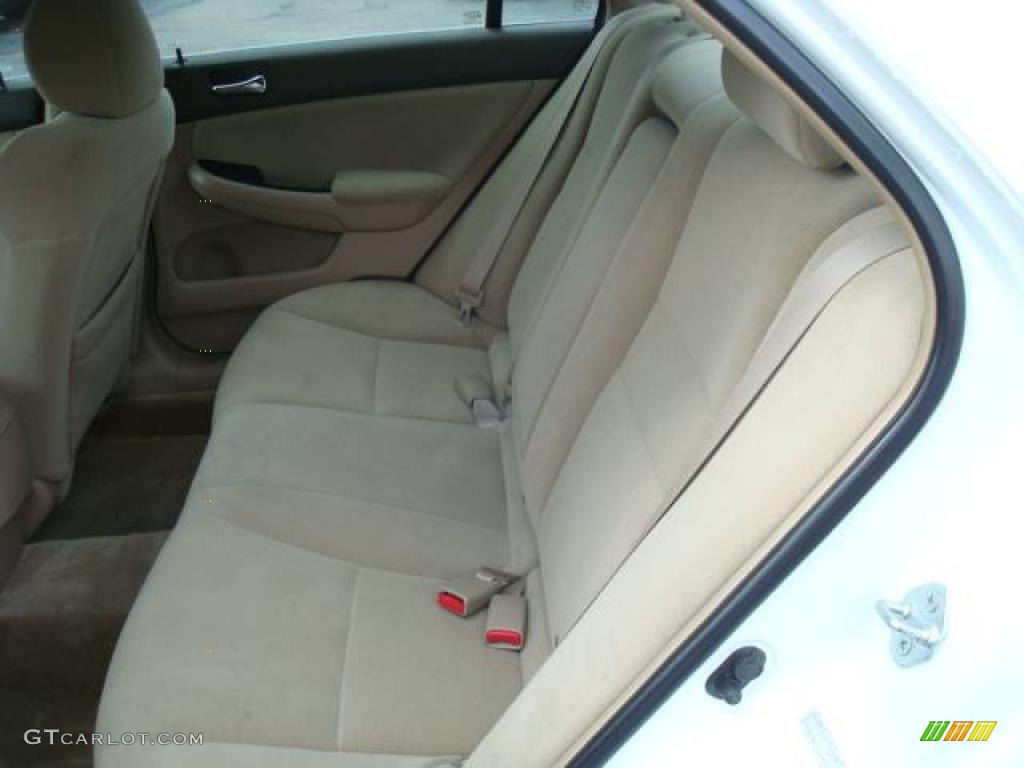 2007 Accord LX Sedan - Taffeta White / Ivory photo #9