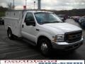 2002 Oxford White Ford F350 Super Duty XL Regular Cab Chassis Utility  photo #4