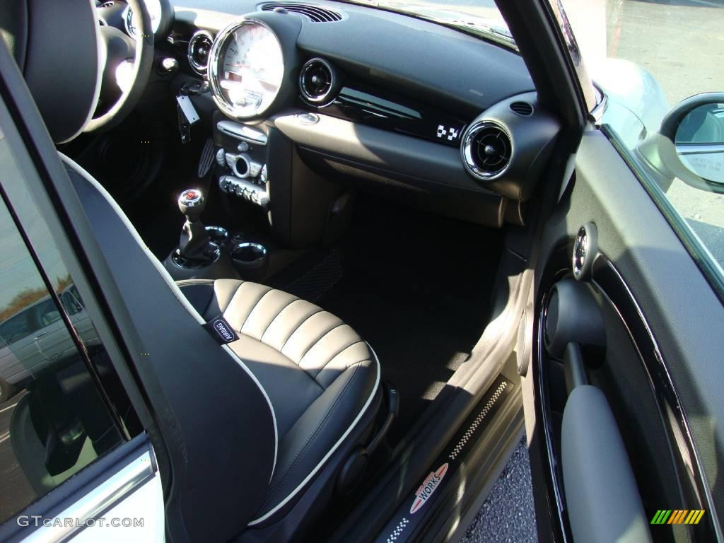 2009 Cooper John Cooper Works Clubman - Pepper White / Lounge Carbon Black Leather photo #17