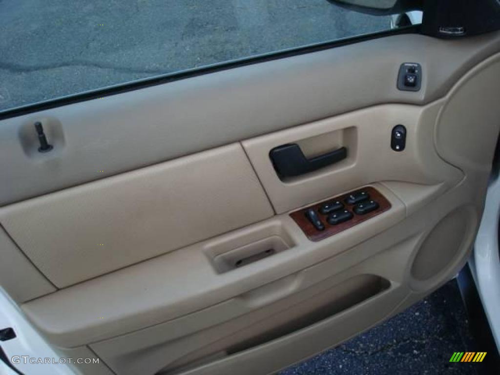 2004 Sable LS Premium Sedan - Vibrant White / Medium Parchment photo #11