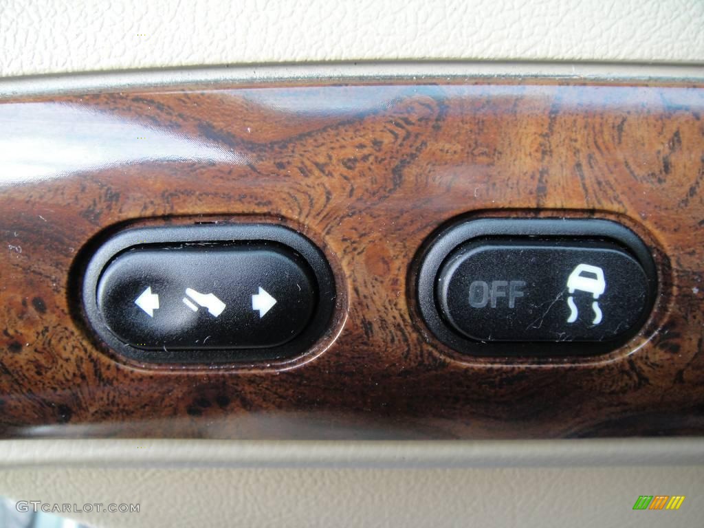 2006 Grand Marquis GS - Light Tundra Metallic / Light Camel photo #14