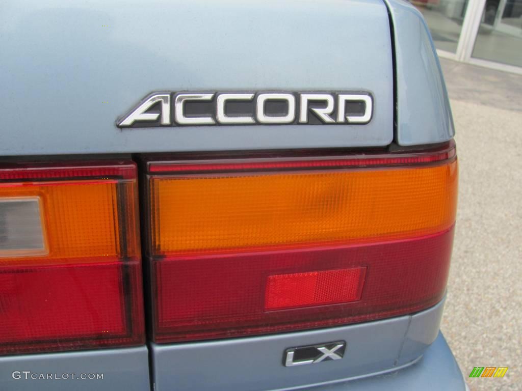 1989 Accord LX Sedan - Light Blue Metallic / Blue photo #6