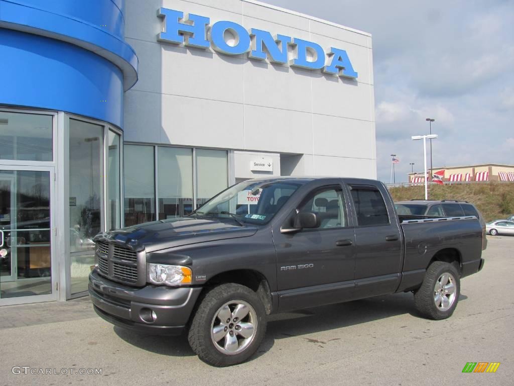 2004 Ram 1500 Laramie Quad Cab 4x4 - Graphite Metallic / Dark Slate Gray photo #1