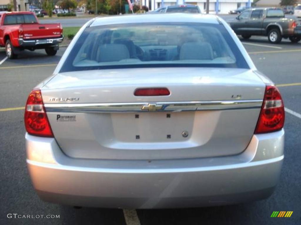 2007 Malibu LS Sedan - Silverstone Metallic / Titanium Gray photo #4