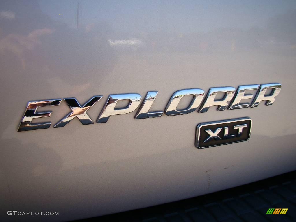 2004 Explorer XLT 4x4 - Silver Birch Metallic / Graphite photo #9