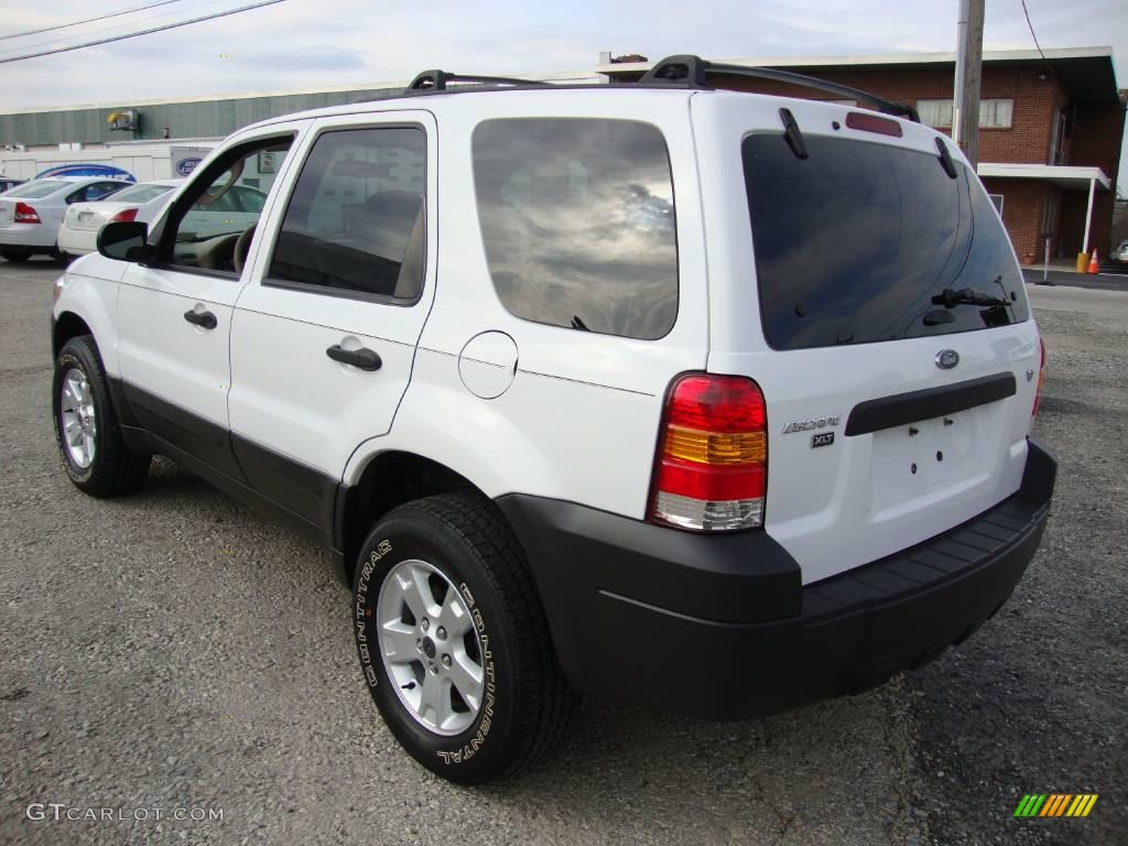 2006 Escape XLT V6 4WD - Oxford White / Medium/Dark Pebble photo #9