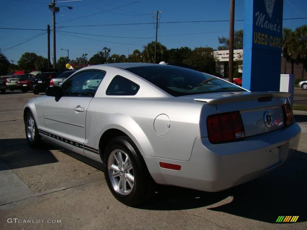 2008 Mustang V6 Deluxe Coupe - Brilliant Silver Metallic / Light Graphite photo #6