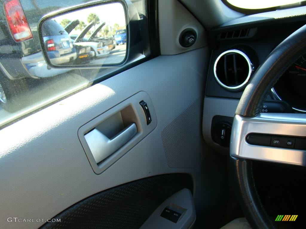 2008 Mustang V6 Deluxe Coupe - Brilliant Silver Metallic / Light Graphite photo #14