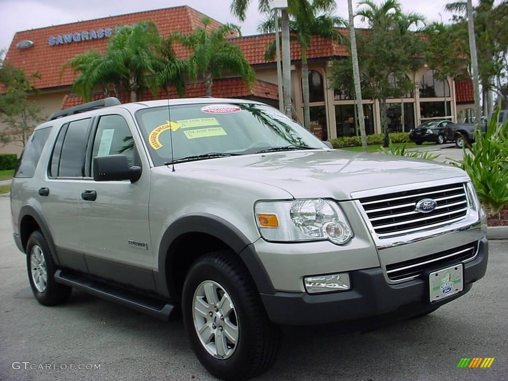 2006 Explorer XLT - Silver Birch Metallic / Camel photo #1