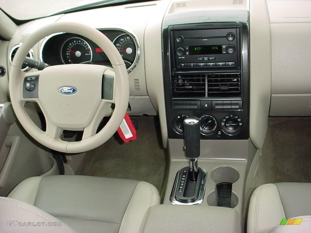 2006 Explorer XLT - Silver Birch Metallic / Camel photo #14