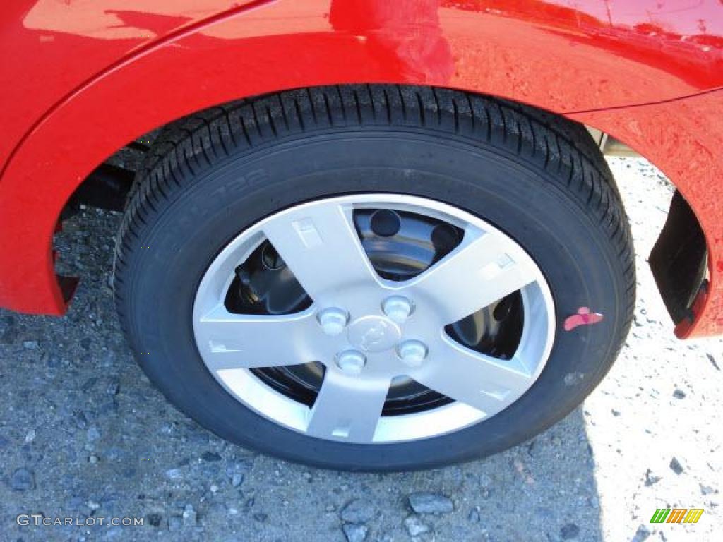 2009 Aveo LT Sedan - Victory Red / Charcoal photo #9